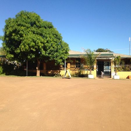 Carnarvon Caravan Park Esterno foto